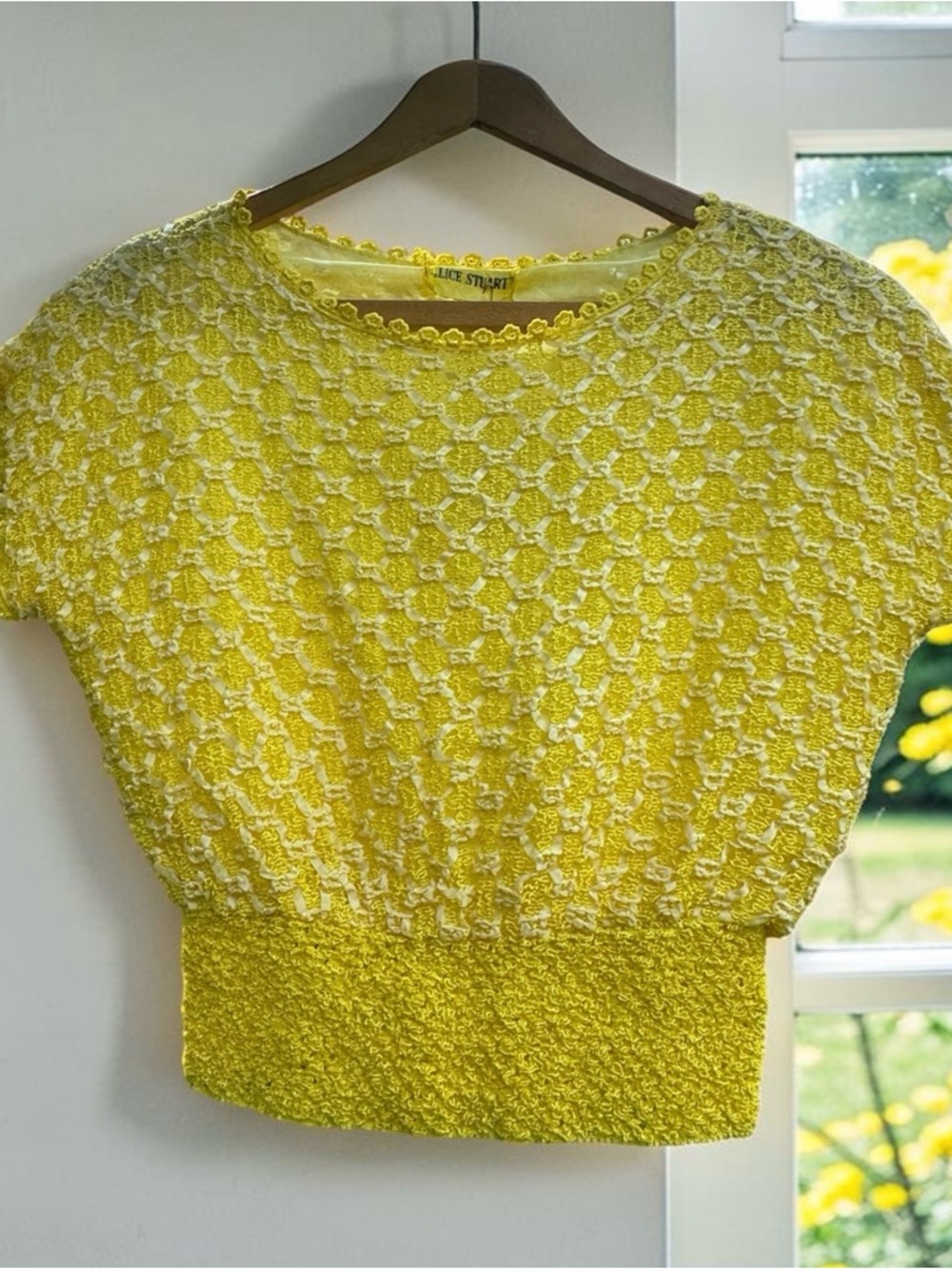 Vintage 60’s 70’s Canary Yellow Stretch Knit Scoop Neck  Top Blouse Sz S/M